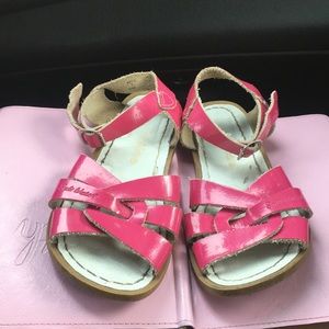 Saltwater girls pink sandals. Size 1.